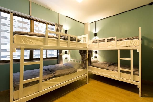 1 Person in Dormitory - Female Only