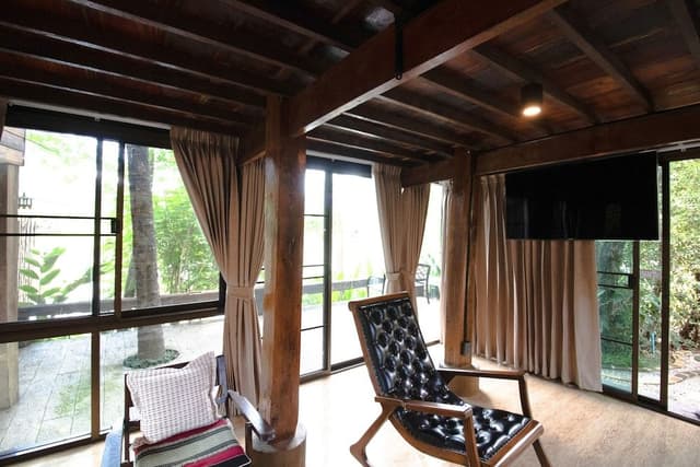 Deluxe Villa (Baan Lhong Khao 2)