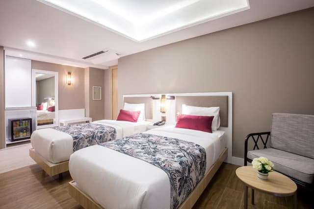 Deluxe Family Room