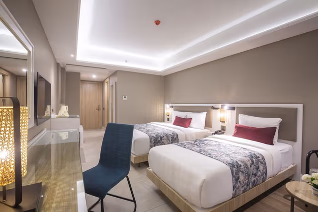 Deluxe Room (2 Adults + 1 Child)