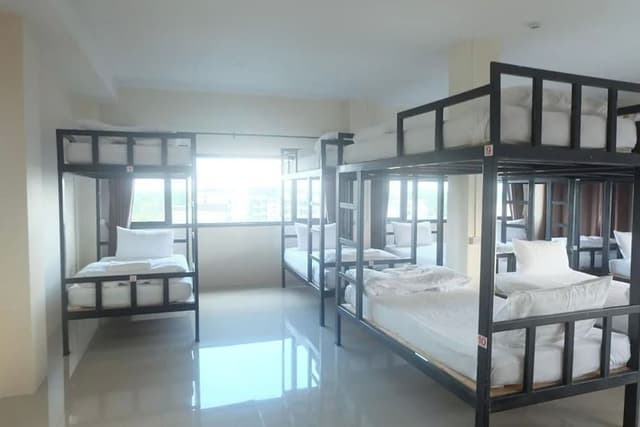 Room, Mixed Dorm
