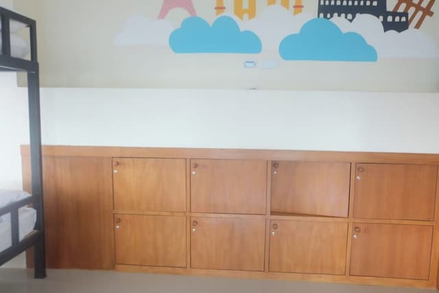 Room, Mixed Dorm