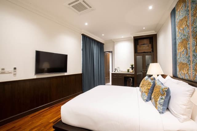 Junior Room, 1 King Bed, Non Smoking