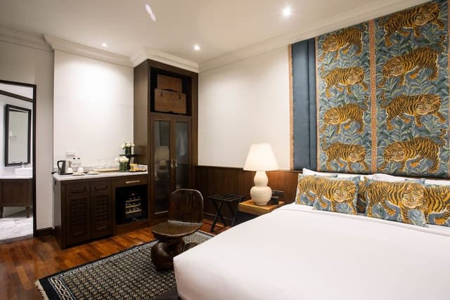 Junior Room, 1 King Bed, Non Smoking