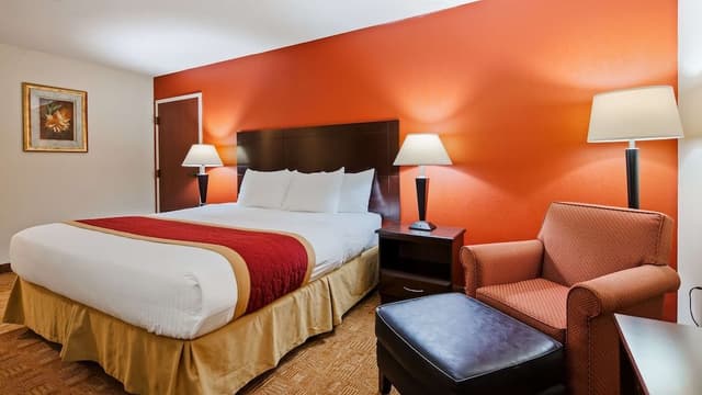 Standard Room, 1 King Bed, Accessible, Bathtub
