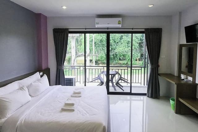Deluxe Family Room