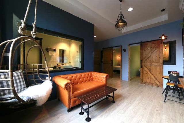 Two Bedroom Suite with Bathtub