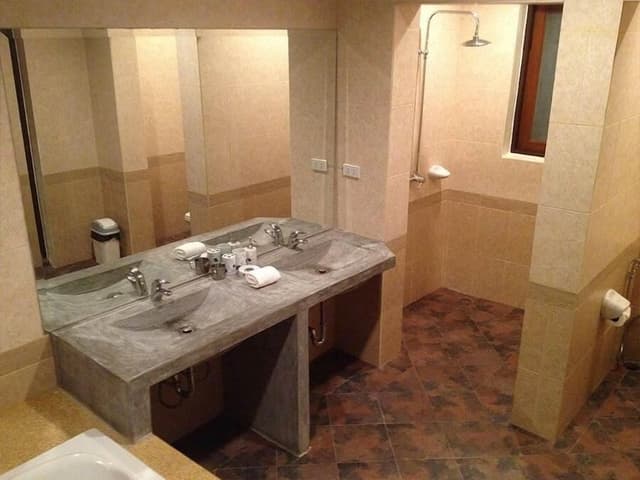 Deluxe Family Suite With Pool View