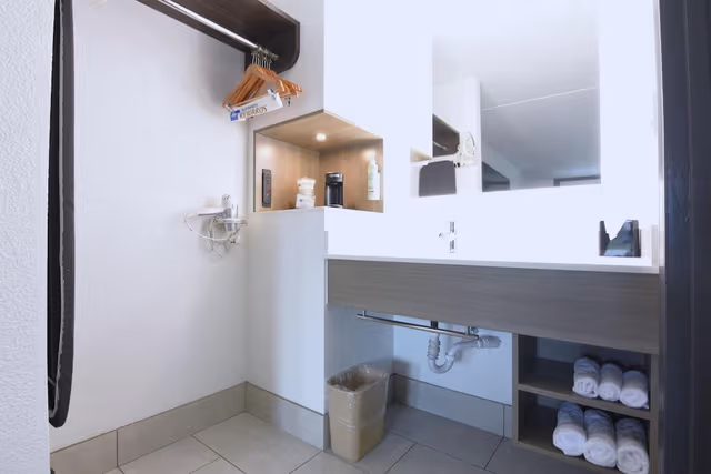 Standard Room, 2 Queen Beds, Non Smoking, Refrigerator & Microwave (Pet Friendly)