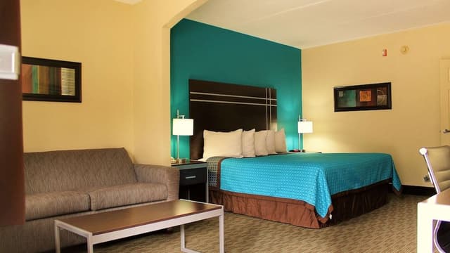 Standard Room, 1 King Bed, Accessible, Bathtub