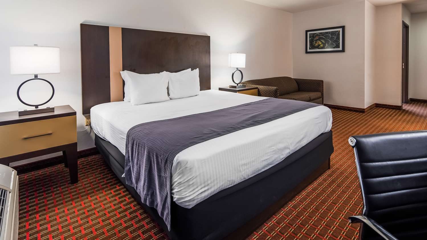 Best Western Inn & Suites1
