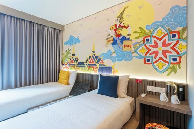 Room (Side by Side)