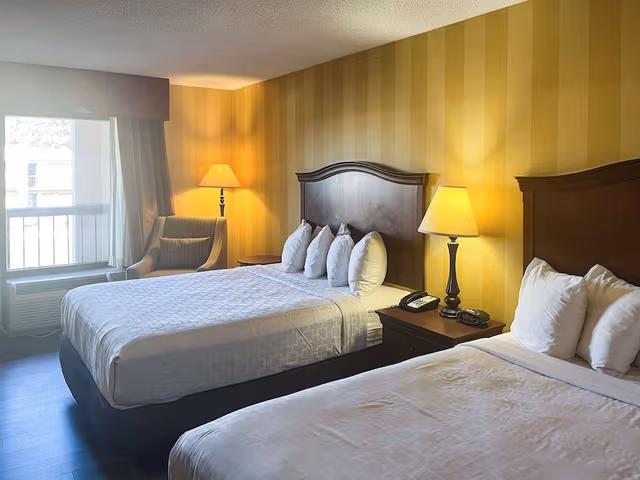 Deluxe Room, 2 Queen Beds, Non Smoking, Refrigerator & Microwave