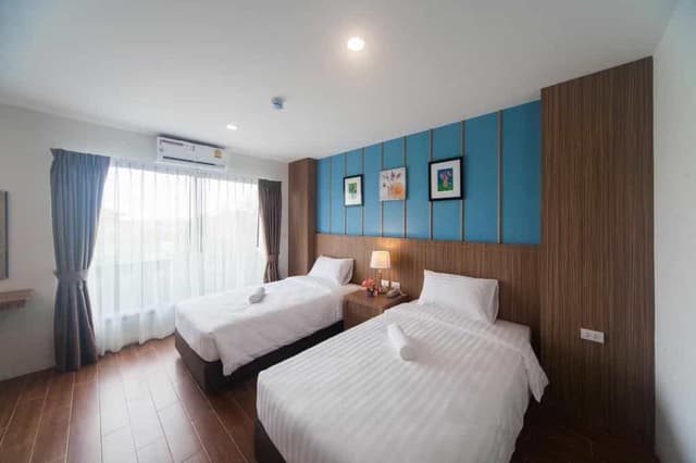 Standard Twin Room