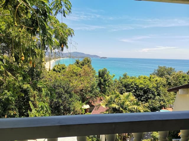 Deluxe Beachfront Room