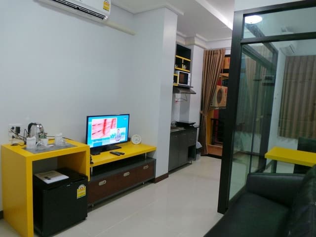 1 Bedroom Apartment