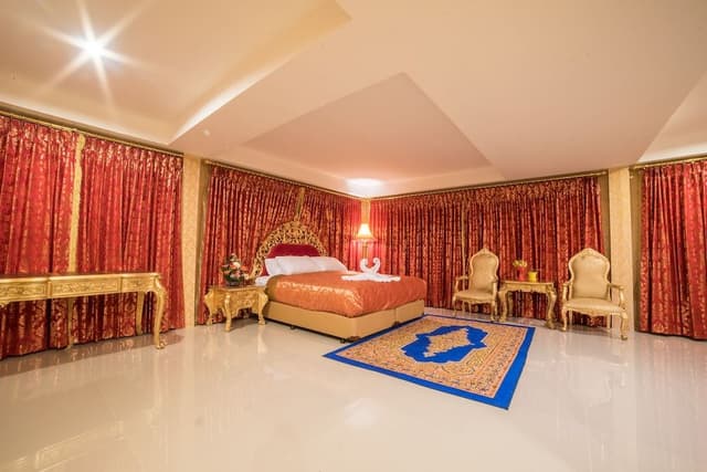 Deluxe Suite