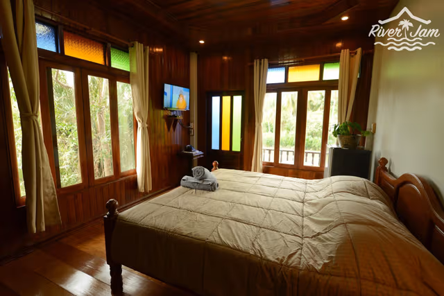 River View King Bed