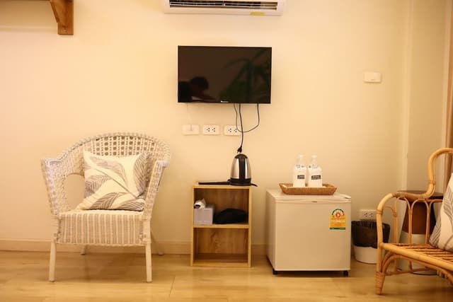 Basic Twin Room, Non Smoking, Mezzanine