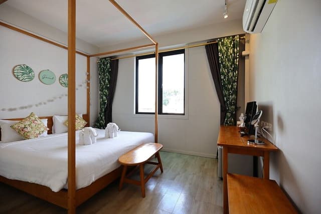 Double Room, 1 Queen Bed, Non Smoking, City View