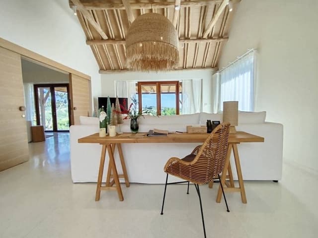 Villa (Barn Residence)