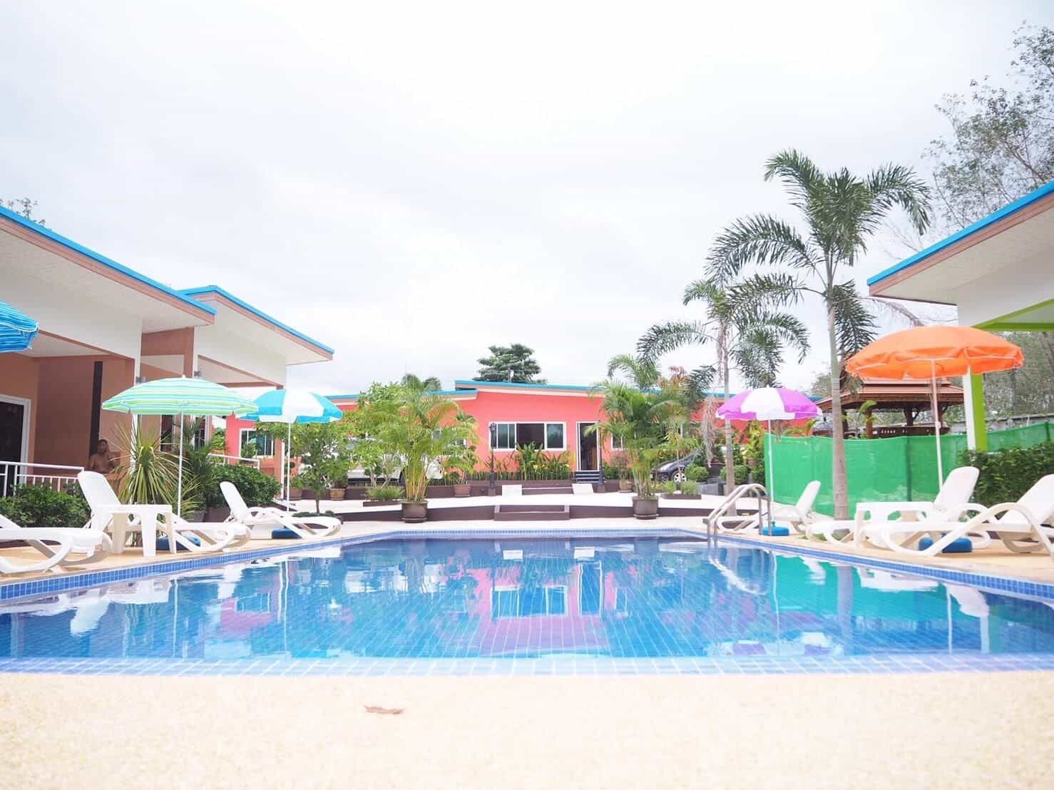 At Night Airport Resort At Night Airport Resort
