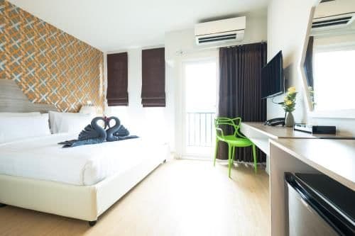Studio King bed