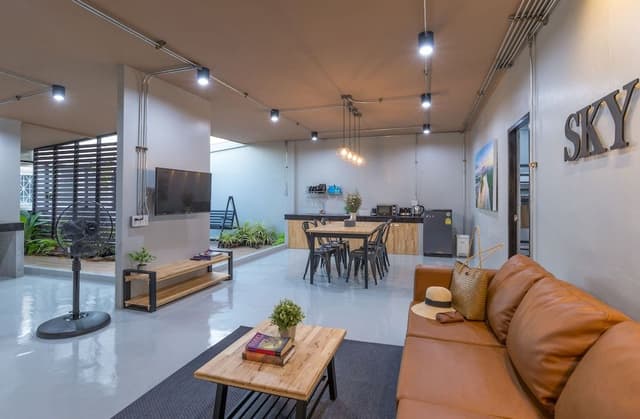 2 Bedrooms Apartment