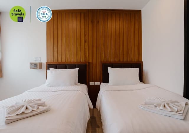 Standard Twin Room, City View
