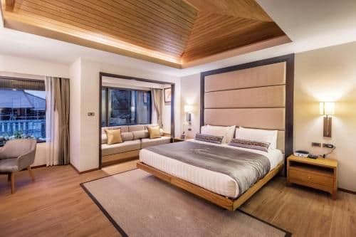 Executive Suite with Daybed