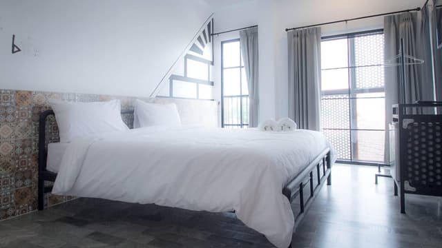 Deluxe Room (2 Adults + 1 Child)