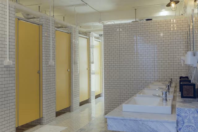 6 Beds Mixed Dormitory