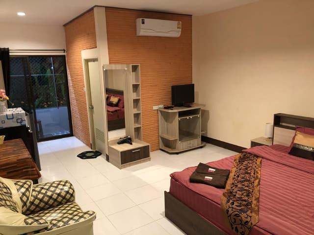Standard Room with Balcomy