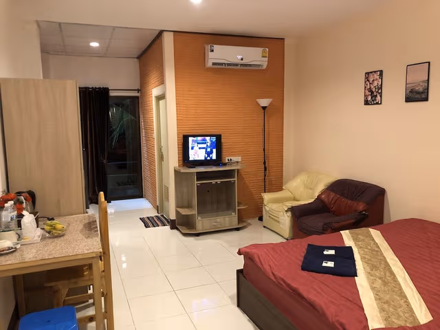 Standard Room with Balcomy