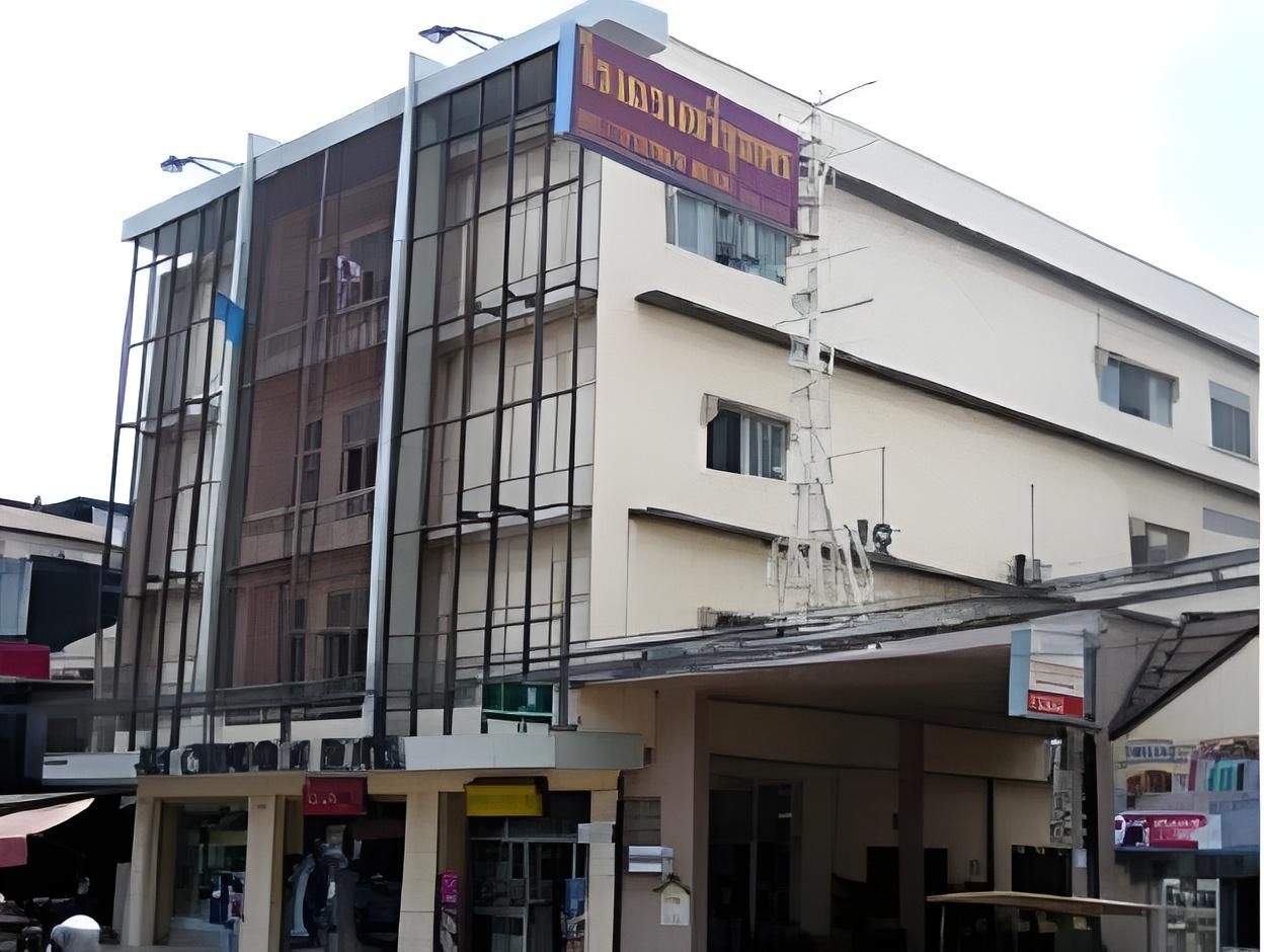 Sri Chumphon Hotel0