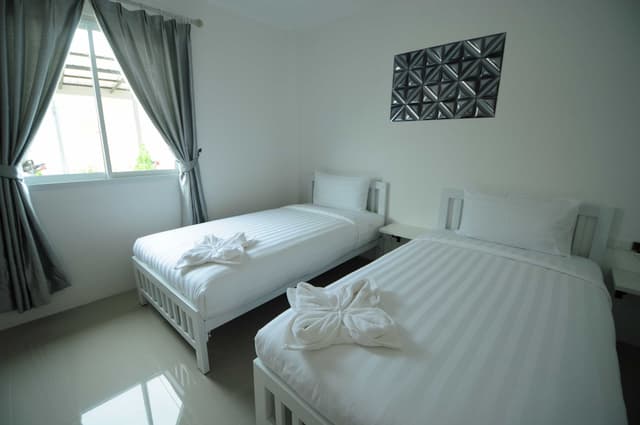 Deluxe Twin Room (Hotel Zone)