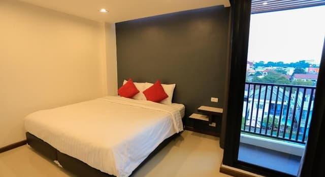 Deluxe King Room (Minimum 30 Nights Up And Cleaning every 4 day)