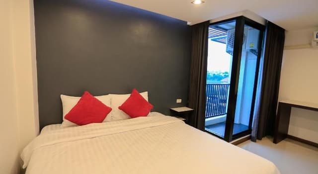 Deluxe King Room (Minimum 30 Nights Up And Cleaning every 4 day)