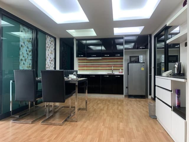 Deluxe Family Suite