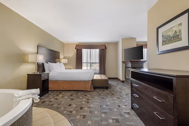 Suite, 1 King Bed, Non Smoking, Jetted Tub (with Sofabed)