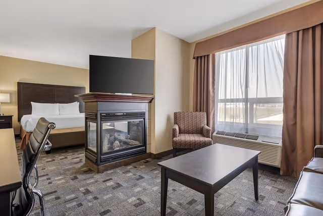 Suite, 1 King Bed, Non Smoking, Jetted Tub (with Sofabed)