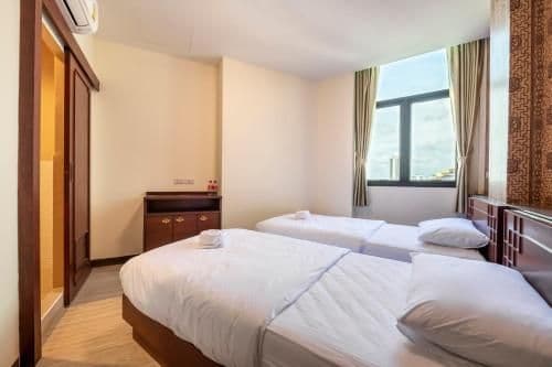 Twin Room with Private Bathroom