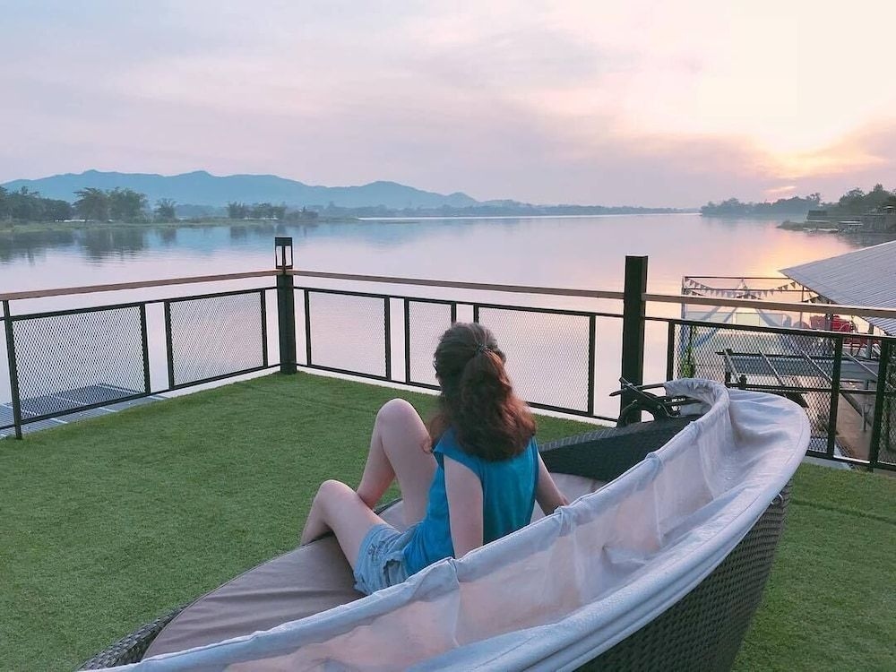 Blue Sky Raft At Kanchanaburi3