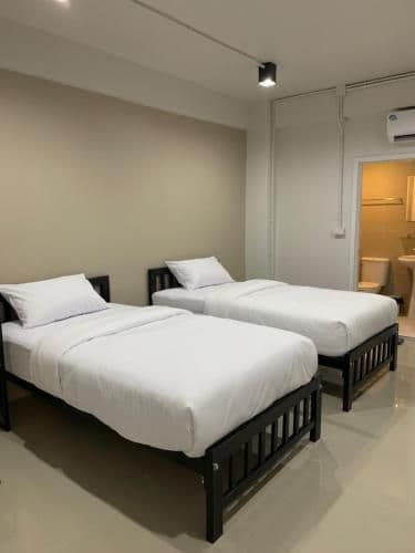 2 Twin Beds Room