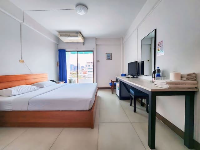 Deluxe Room, 1 King Bed