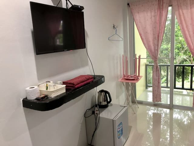 Basic Double Room, 1 Double Bed, Lanai, Valley View