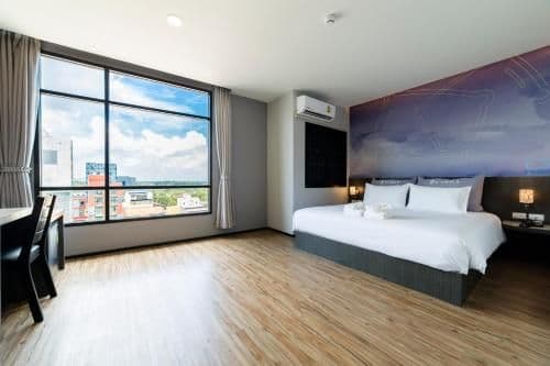 Deluxe King Room