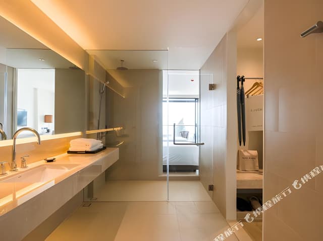 Oceanview Skybath King Room