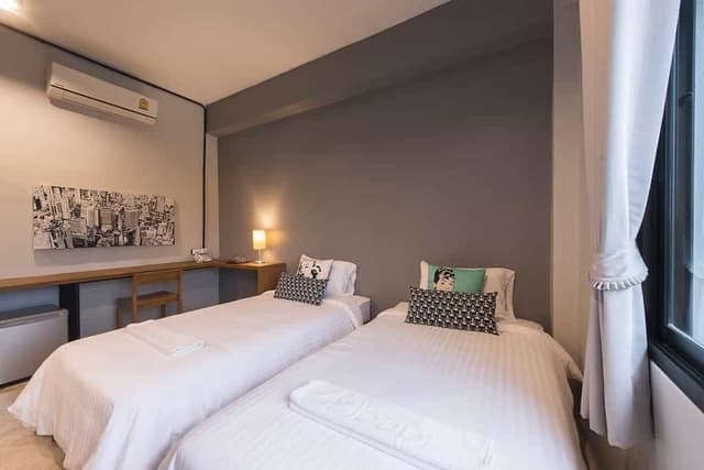 Standard Twin Room
