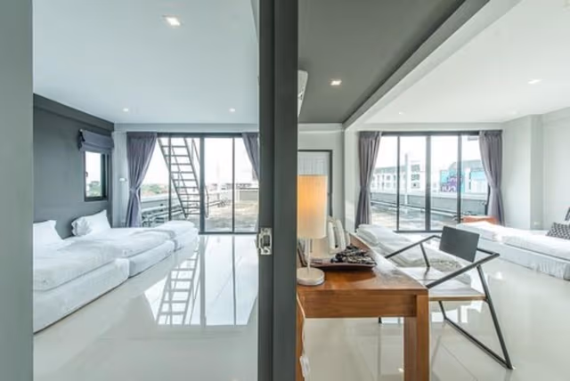 Family Room, Executive Level